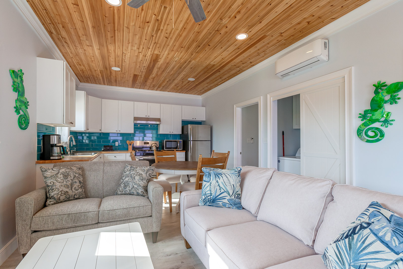 Curly Tail Cottage - Vacation Rental on Great Guana Cay